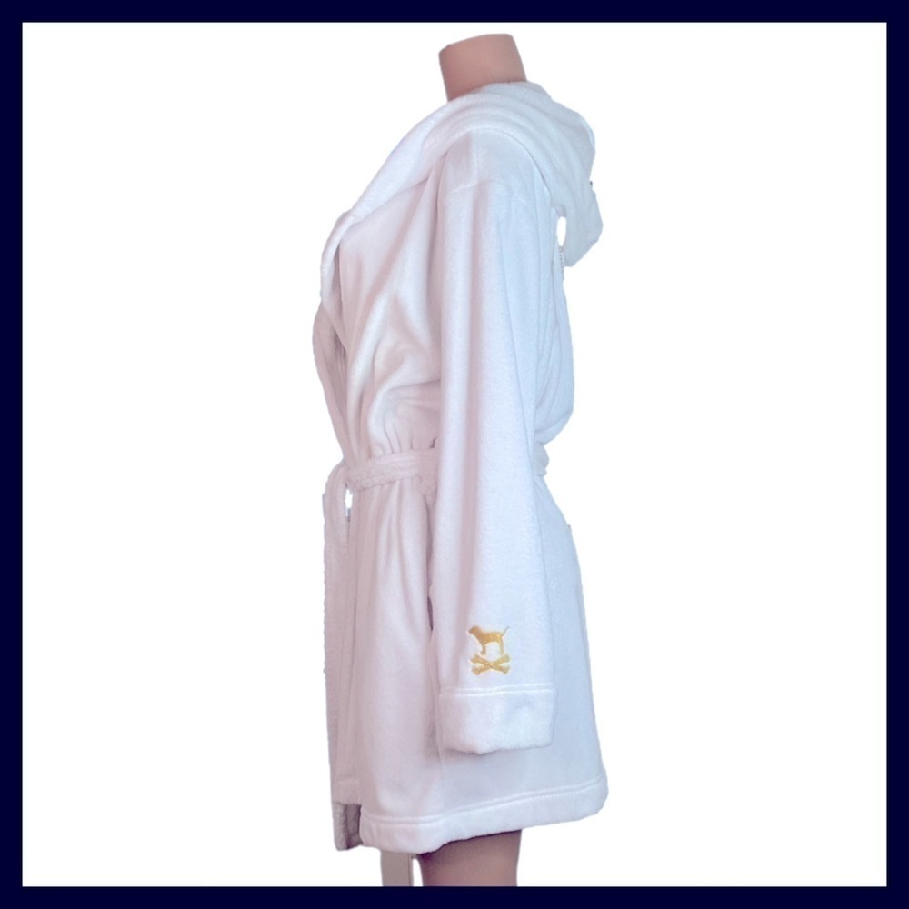 PINK Victoria’s Secret White Hooded Robe - Picture 3 of 9